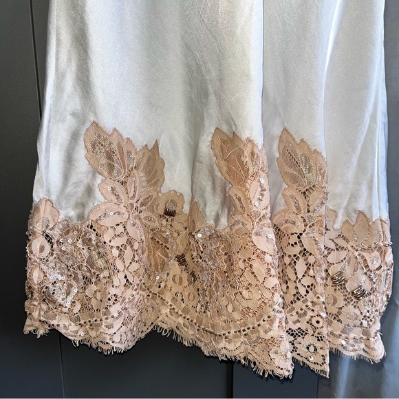 S. Zara CONTRASTING LACE DRESS - Picture 10 of 13